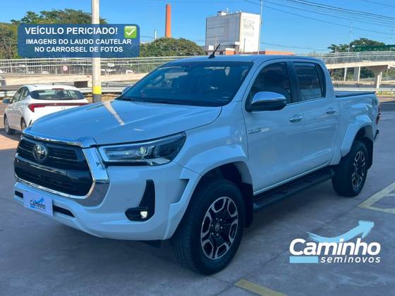 TOYOTA HILUX 2.8 D-4D TURBO DIESEL CD SRX PLUS 4X4 AUTOMÁTICO TOYOTA HILUX 2.8 D-4D TURBO DIESEL CD SRX PLUS 4X4 AUTOMÁTICO